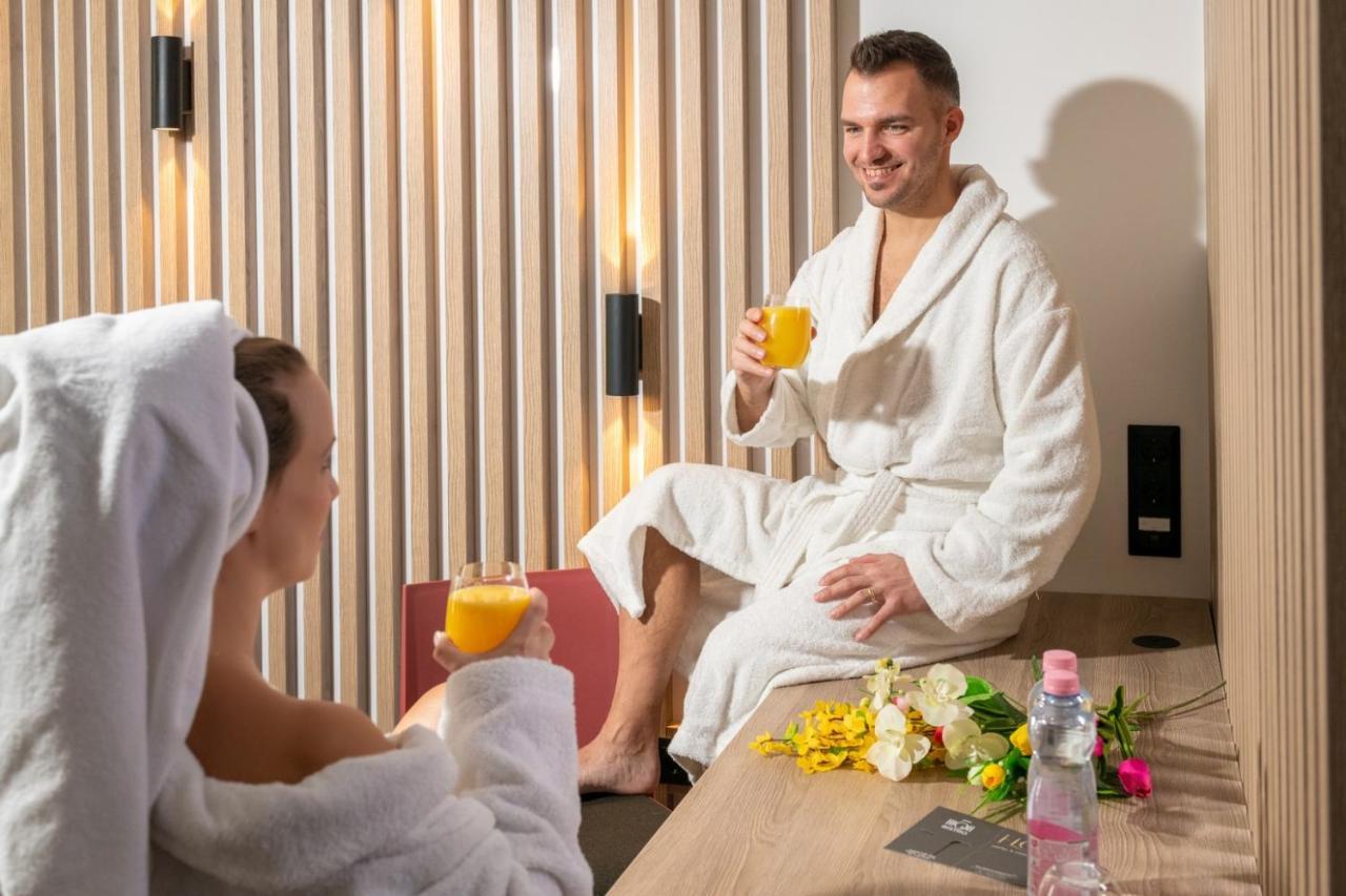 Flow Hotel & Conference Inárcs Екстериор снимка